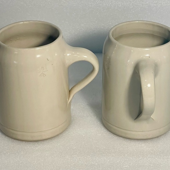 Set Of 2 Paulaner Muncher 500 Years Beer Mugs .5 Liter Germany 2016 Rare - Picture 3 of 8